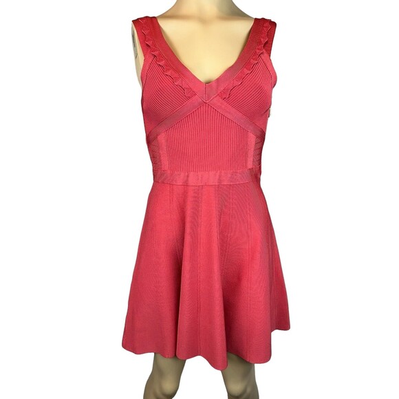 Guess Pink Stretch Knit Dress  Women's Size  M  Sleeveless Mini  Fit & Flare - Picture 1 of 8